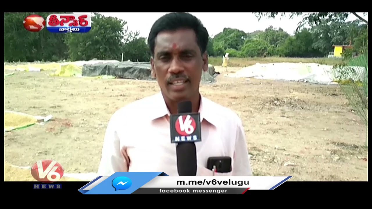 Farmers Protest against Rice Millers, Paddy Stock Grain Submerged In IKP Centers | | V6 Teenmaar