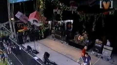 11 - blink-182 - Untitled  (Live Big Day Out - Sydney)