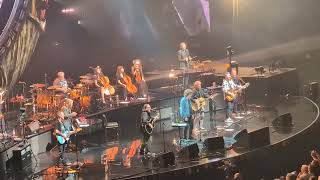 End of the Line - Traveling Wilburys - Jeff Lynne's ELO 'Over and out tour' - With Dhani Harrison.
