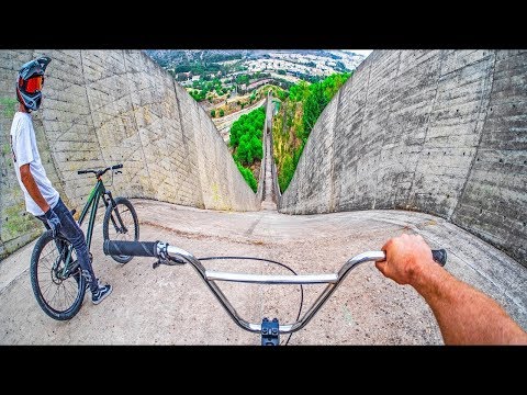 BMX против MTB - БЕЗУМНЫЙ СПУСК!! (INSANE BMX VS MTB HILLBOMB RACE!)