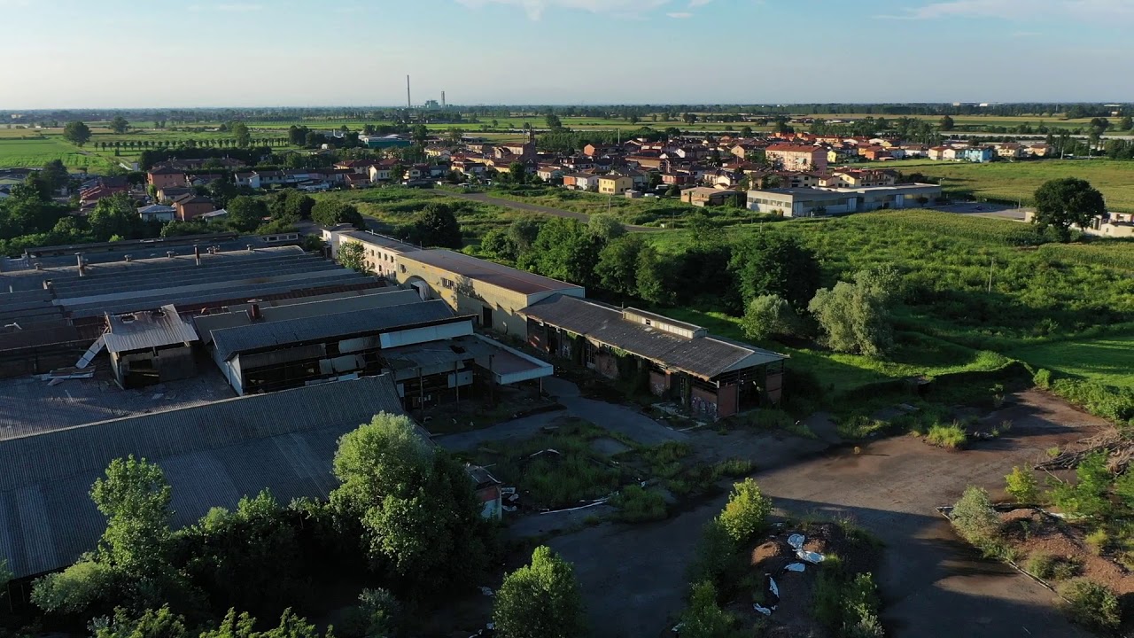 San Giovanni (LO) visto dall'alto. YouTube San Giovanni (LO) visto dall'alto. YouTube