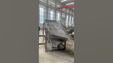 Double-layer vibrating screen can separate three kinds of materials at the same time