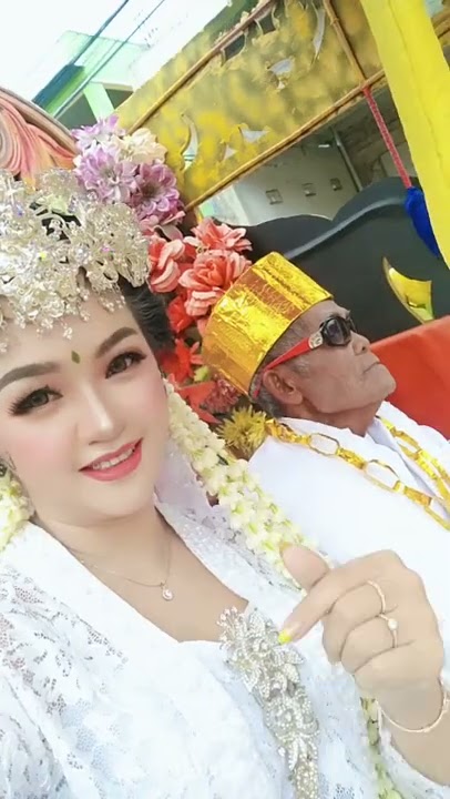 cewek cantik menikah dengan kakek-kakek viral di Tik-tok‼️#cewekcantik  #karnaval #shorts