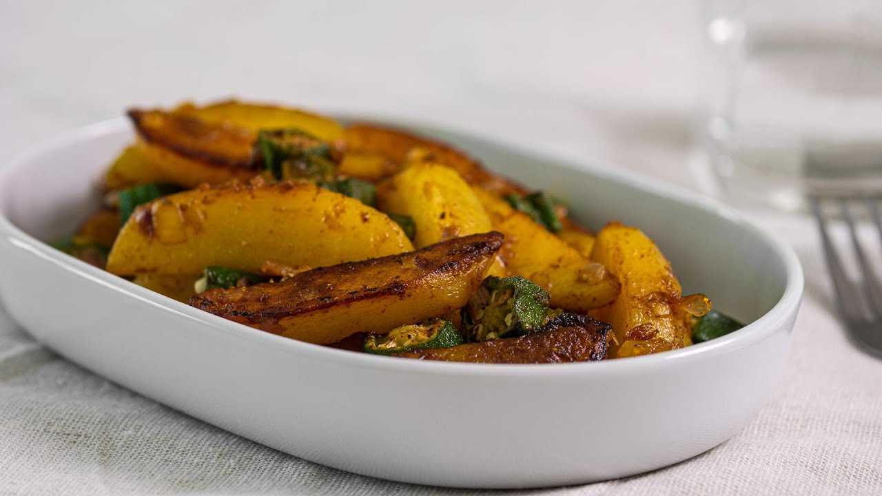 Indische gebratene Kartoffeln mit Okra - Würziges Aloo Bhindi Rezept ...