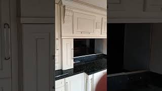 classic kitchen. مطبخ كلاسيك كونتر قشرة ارو دهانات دوكو شيروازيه