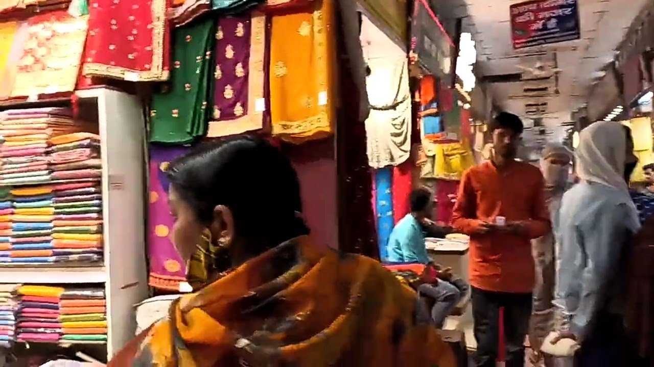 cheapest market in Lucknow..लखनऊ की मशहूर अमीनाबाद मार्केट... 