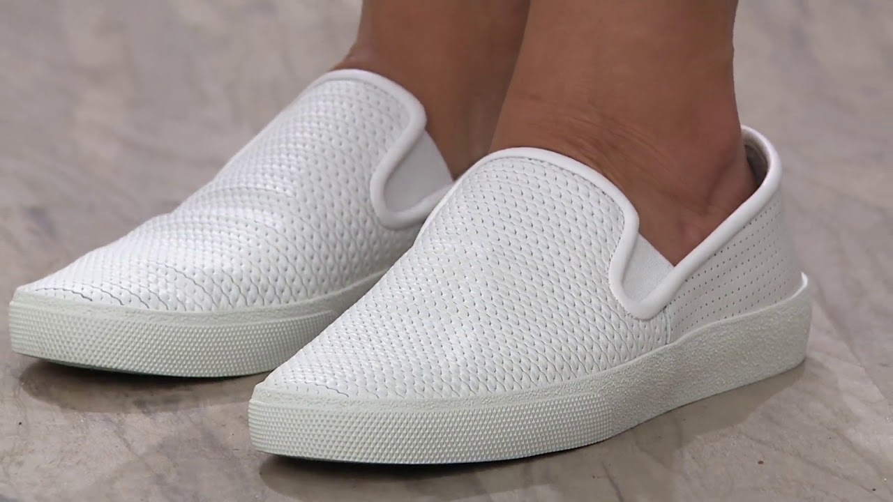 vince camuto cariana