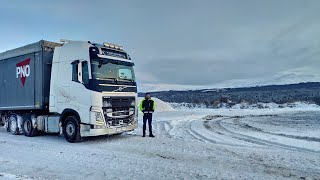 Подготовка прицепа к загрузке. Движуйщийся пол.