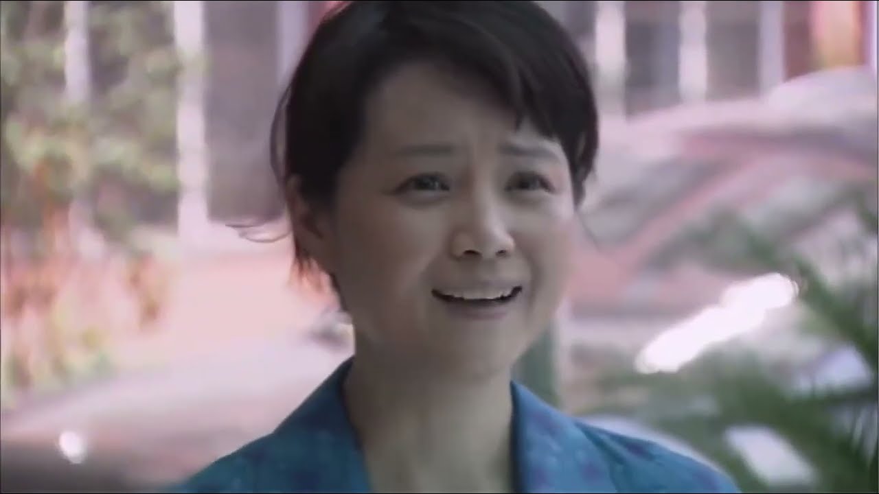 董事長給女兒找保姆，保姆一進門愣著了，雇主竟是親女兒