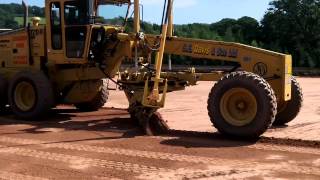 Andy davis skilfully operates the champion 720a vhp grader on a job
near malvern (worcestershire) levelling site to tolerance of +/- 5mm.
hamm roller...