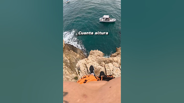 Youtuber salta al agua desde unas rocas gigantes