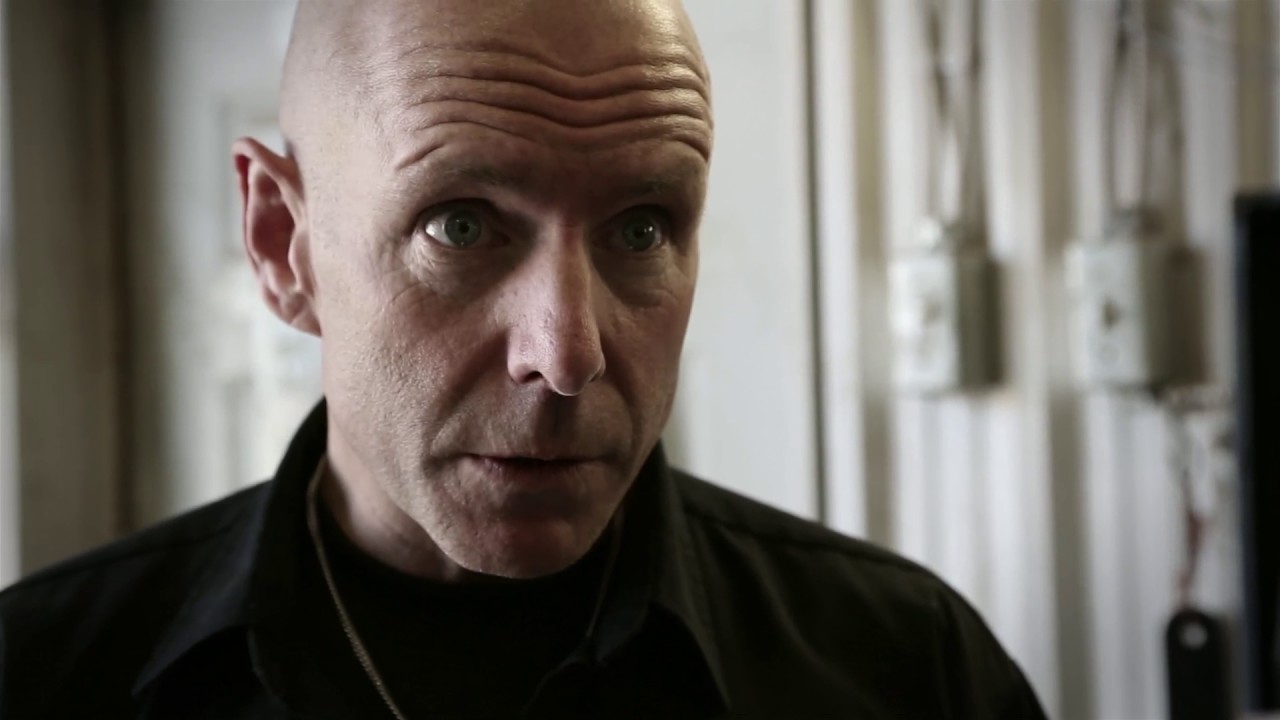 Hugh has a meeting with the Headstones' Mechanic/Financial Consultant