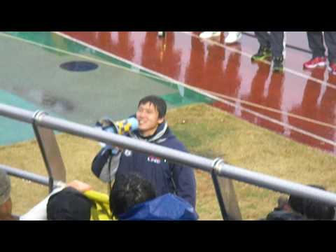 ０９最終節試合終了後、本田選手と藤井選手の退団挨拶