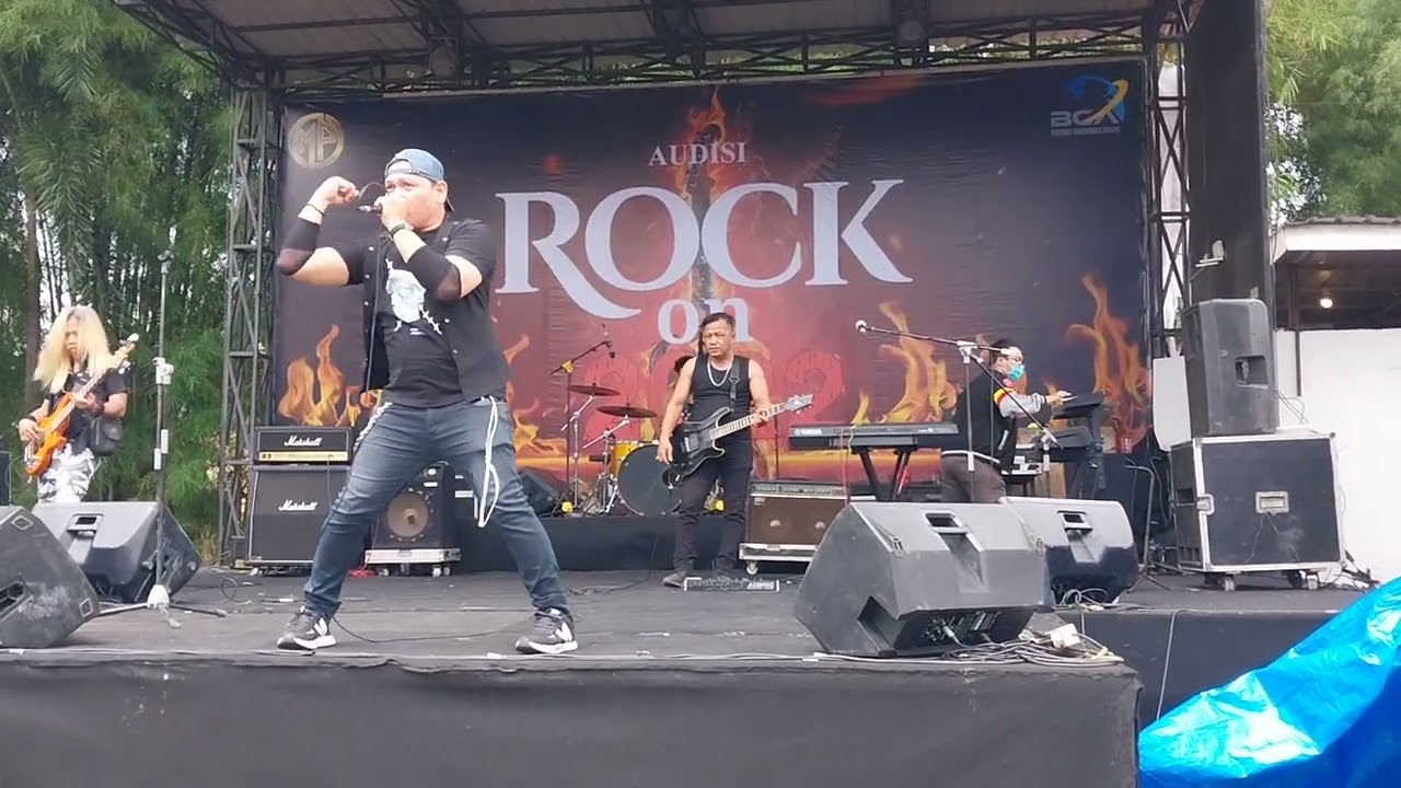 anak adam-gong 2000 cover by victorious band at rock on festival