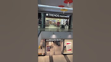 Funny escalator prank😂wait for end 😜 #shorts #comedy #funny #viral #escalator