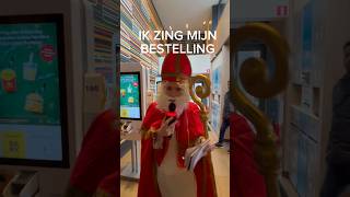 Ik Ga Als Sinterklaas Naar De Mcdonalds… 😂 En Ik Zing Mijn Bestelling