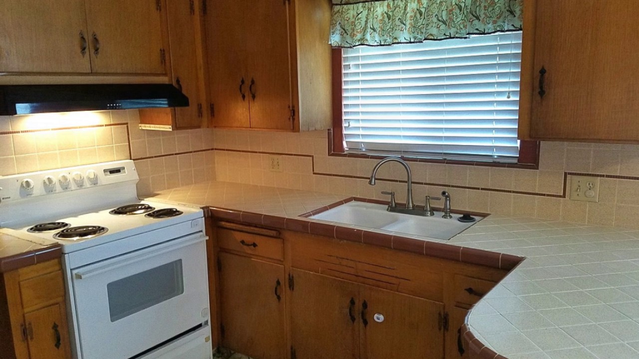 5 Spring Lane, Lemoore Home For Sale Presented by Debra White Keller Williams Realty