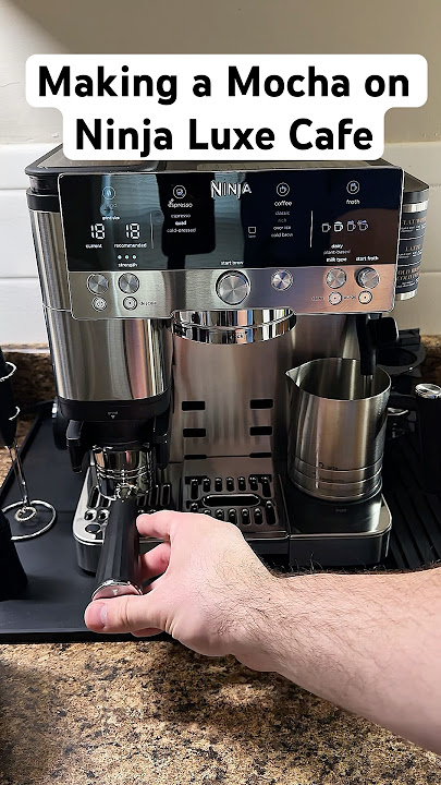 Making a Mocha with Ninja Luxe Cafe #ninja #ninjaluxecafe #coffee #espresso