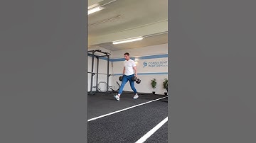 Walking lunges 30 kg each hand