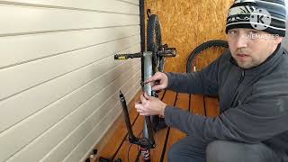 Установка газового упора багажника в переднюю вилку велосипеда