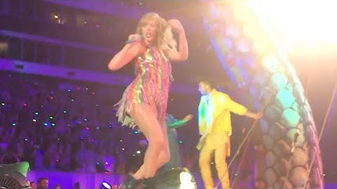 Taylor Swift | Shake It Off | Reputation Stadium Tour | With Charlie XCX & Camila Cabello