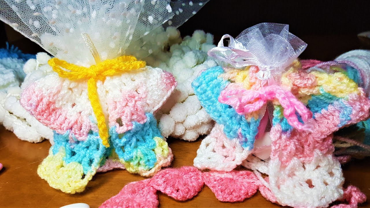 Πλεκτή Μπομπονιέρα βάπτισης ζακετακι - Knitted christening favor cardigan