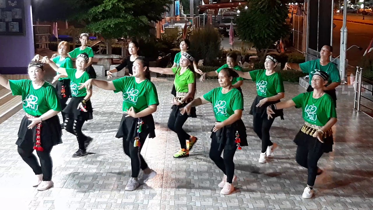 10/6/63 #ผ้าไหมอ้ายลืม #นำโดย อ.อัมพร จินโต พร้อมทีมงาน หัวแด่นรำเพื่อสุขภาพ อ.พยุหะคีรี จ.นครสวรรค์