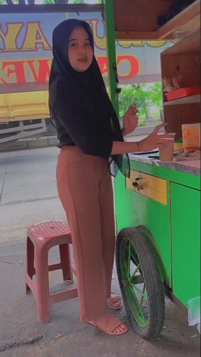 penjual es cantik #shorts #tiktok #storywa #comment #viralreels #dj #jilbab #trendingnews