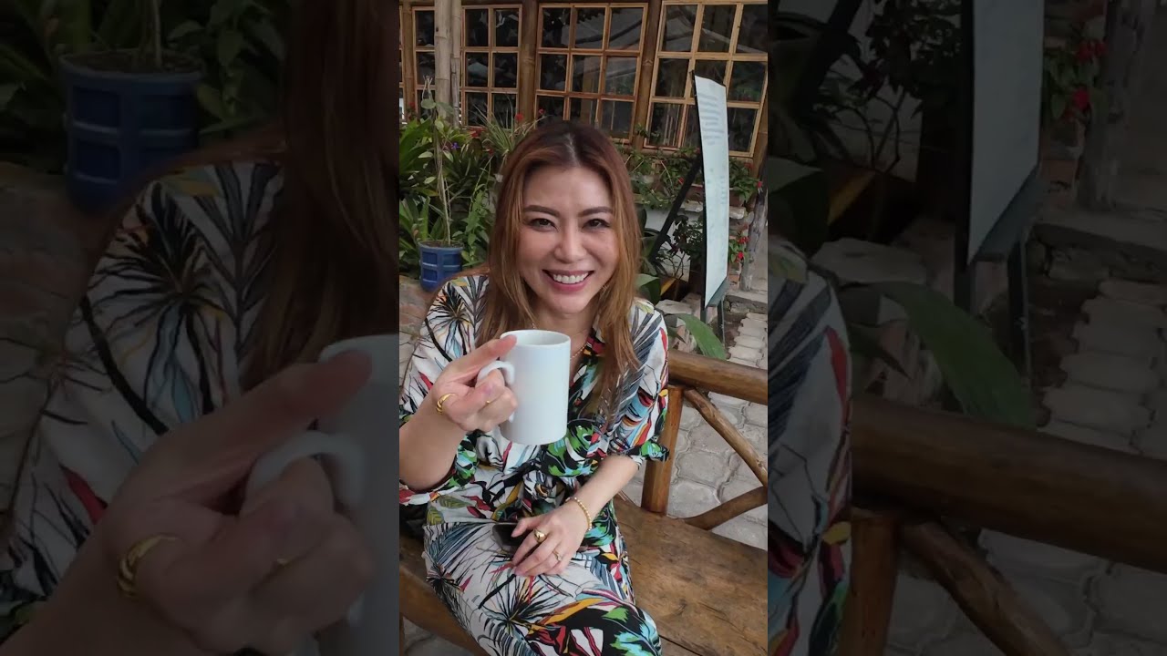 Bird Watching Cafe In Ecuador Birdwatching Travelvlogs