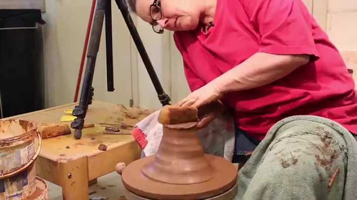 Cindy Clarke Throwing Bowls Off the Hump