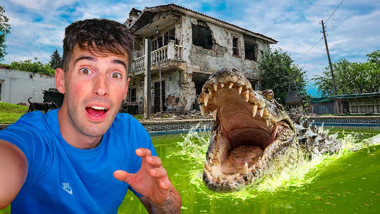 Fotograma de HAY ALGO VIVO EN EL FONDO DE ESTA PISCINA ABANDONADA !!