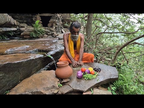 चित्रकूट के ऐसे संत जो जानवरों की गुफा में तपस्या करते हैं