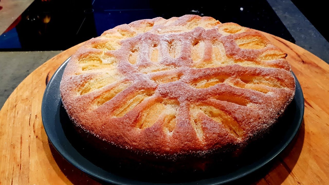 Gateau Aux Pommes Moelleux Youtube