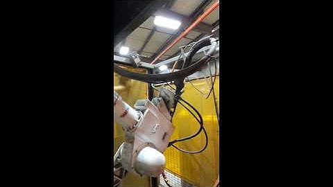 SKU 196754 Panasonic Perform Arc Pana Robo VR-005CII Robotic Welding Cell W/Turntable