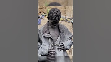 Người đàn ông đổ than đá lên đầu #shorts