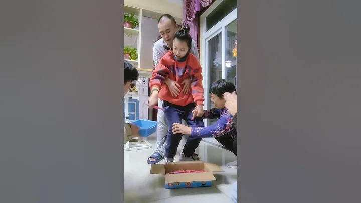 Cerebral palsy girl recovers with family  心若陽光，生活才能斑斕，人若簡單，人生才會清澈，不求所有的日子都泛著光，只願每一天都承載着健康 - 天天要聞