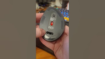 My mouse has a screen. Am I finally cool? #verticalmouse