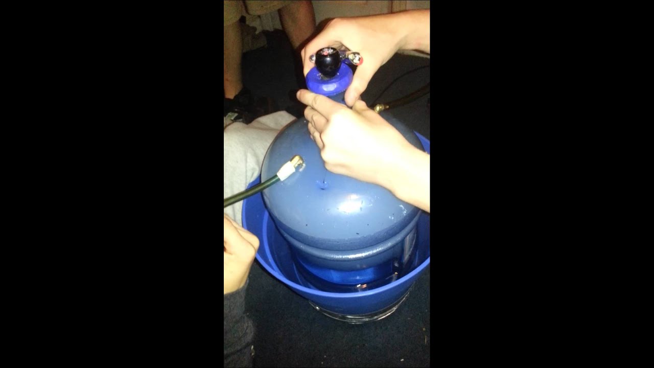 Gravity bong ( 5 gallon )