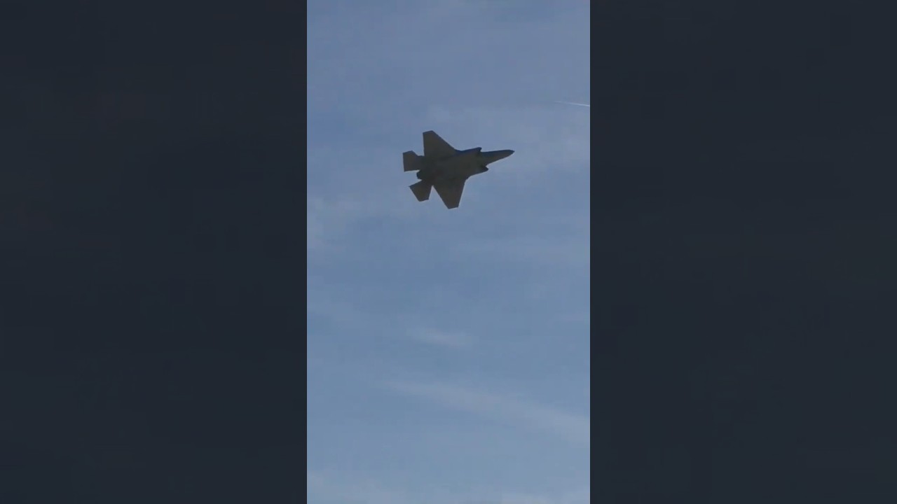 Epic F-35 Combat Tactical Pitch Demonstration 