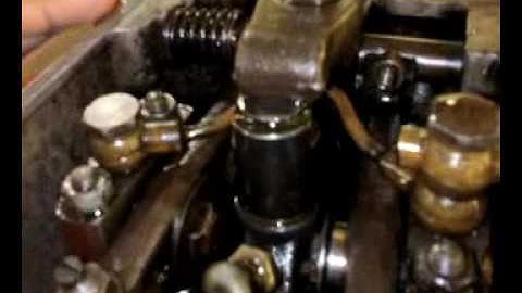 Lister Diesel Engine - 3 - Decompression Lever and Decompression