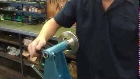 Fitting a new Tailstock Quill and Spindle Assembly to a Vicmarc lathe.