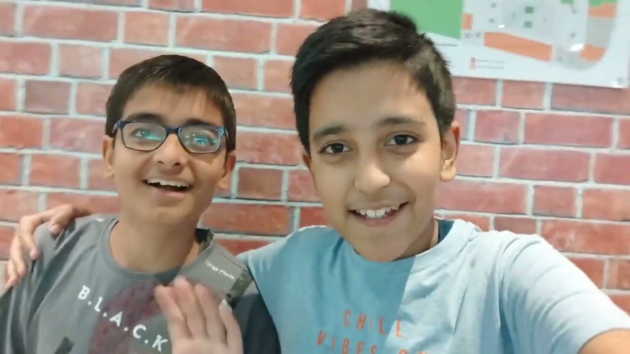 bombay and xperia mall  vlog  maja aagiya 😀|omie vlogs|.