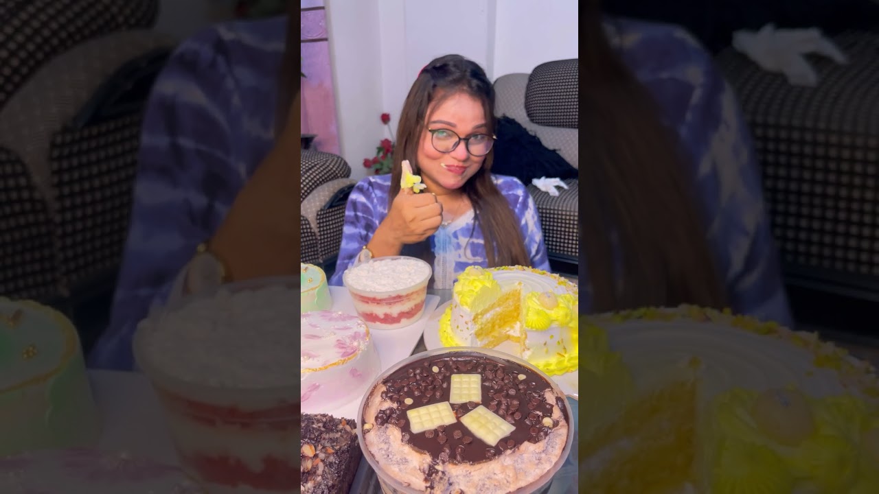 ১ লাখ ফলোয়ার হয়ে গেছে কবে কিন্তু এখন কে পাঠালো কেক গুলো 😋