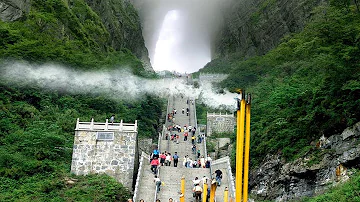 आखिरकार मिल ही गया स्वर्ग जाने वाला रास्ताThe Gate To Heaven Discovered In China || Tianmen Mountain