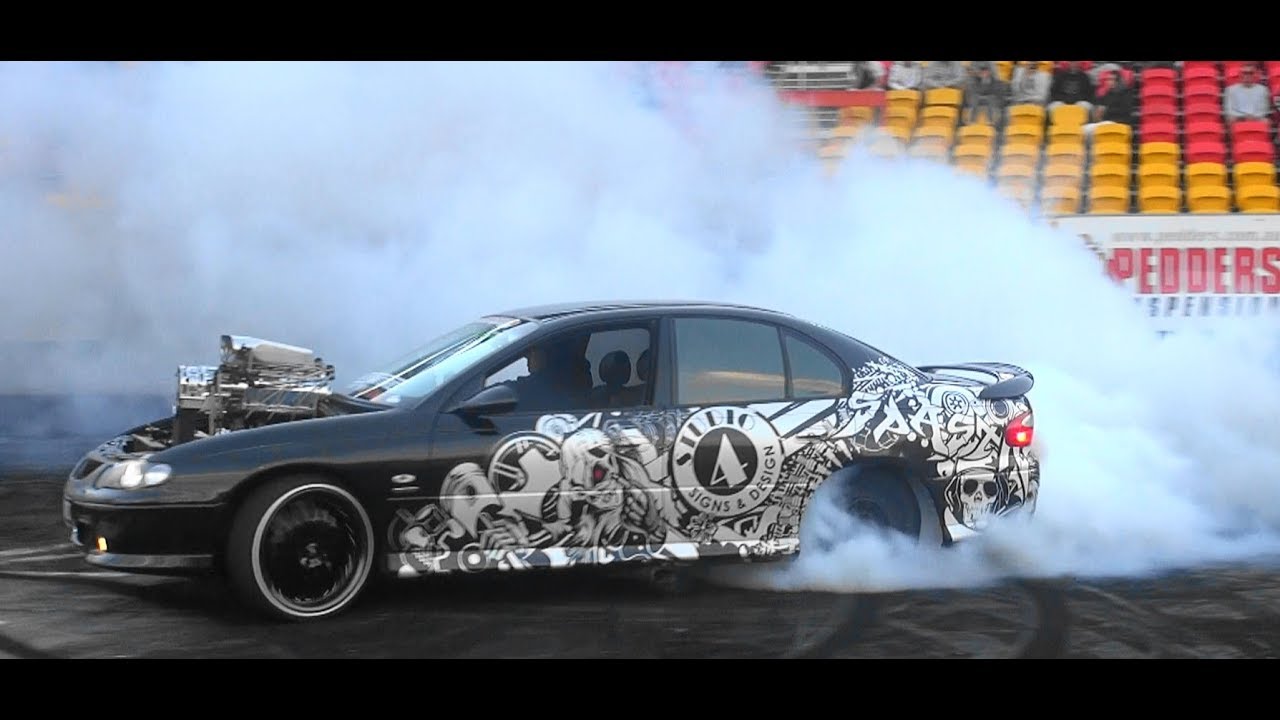 SPASTIC BLOWN COMMODORE AT BURNOUT OUTLAWS 4 - YouTube