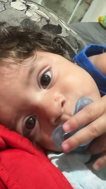 Bebê ficando russo - YouTube