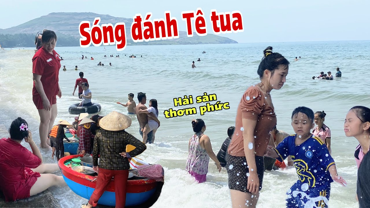 Biển Hòn Rơm Đón Lượng Lớn Khách Du Lịch Đến Tắm Biển Nướng Ăn Hải Sản ...