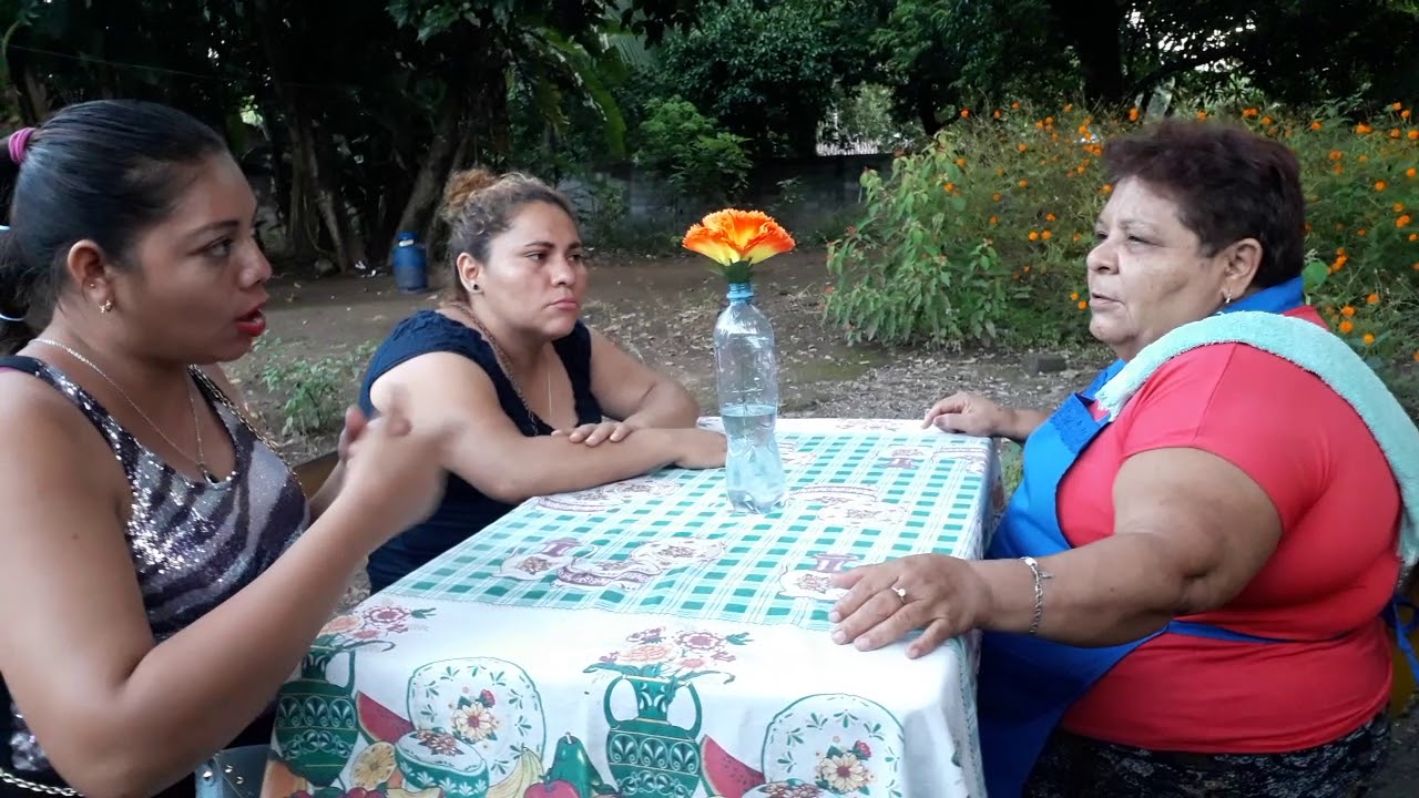 DE QUIEN  ESTARAN HABLANDO LAS VECINITAS pantalla 4k