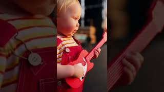 Adorable Babies Perform at Woodstock 1999!