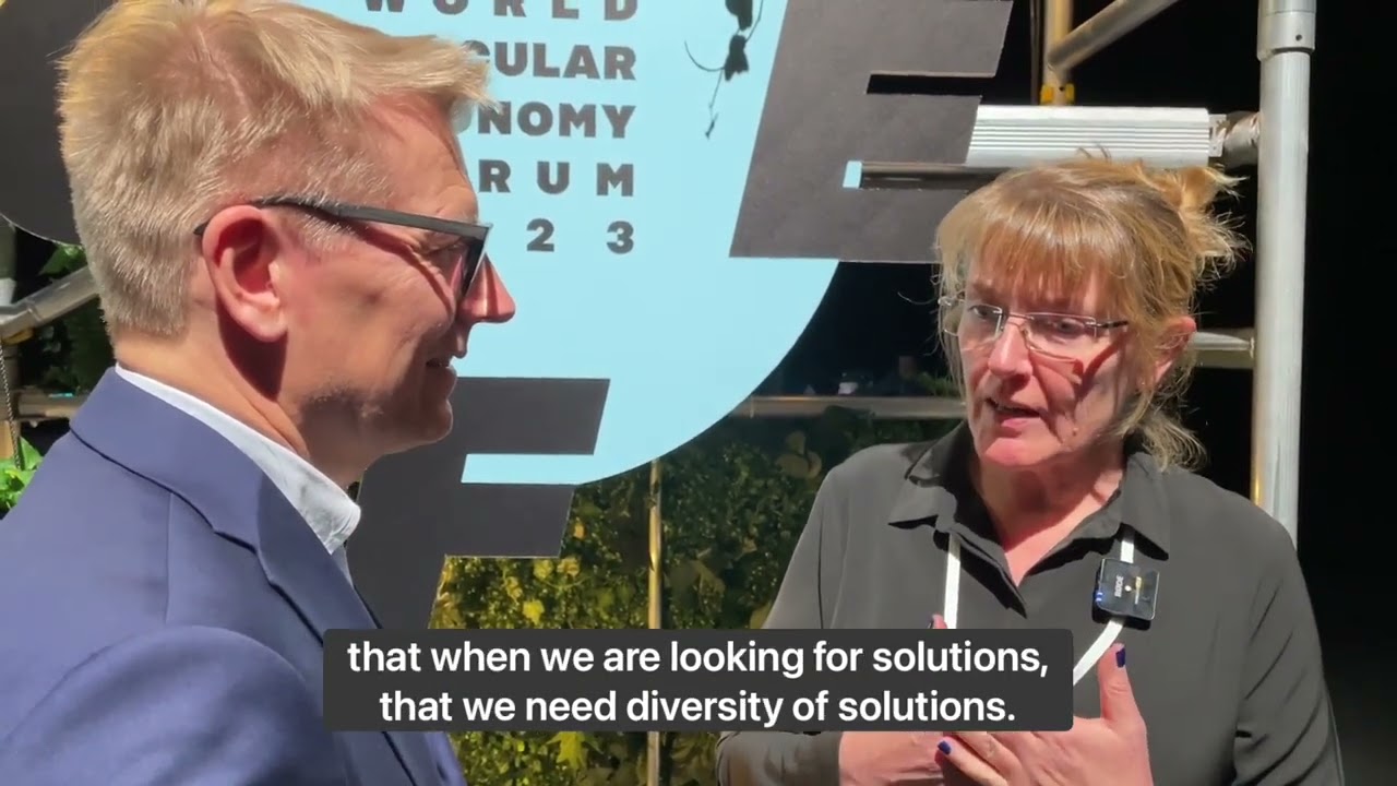 Karen Hanghøj talking with Kimmo Tiilikainen - Greetings from WCEF 2023